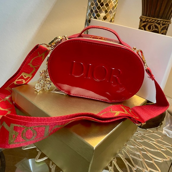 Dior - Picture 1 of 12
